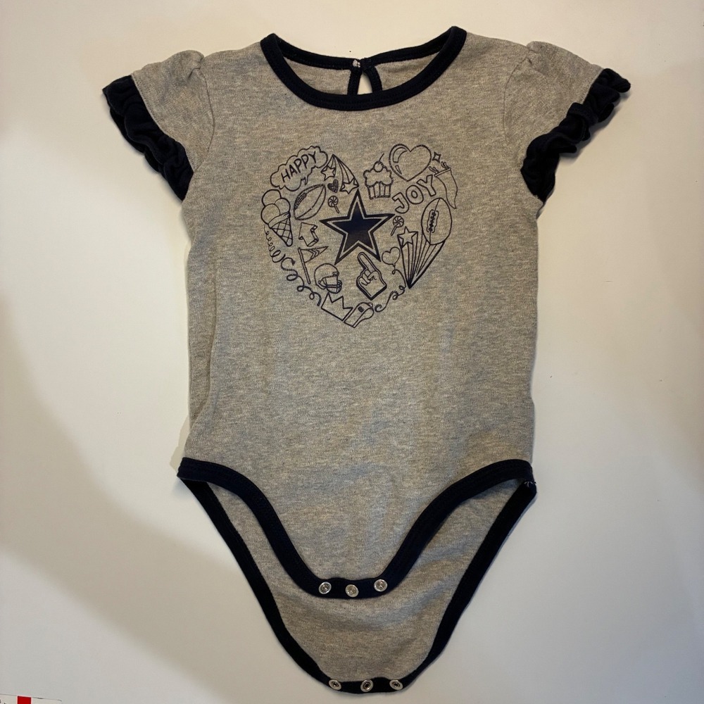 Dallas Cowboys Infant Girls Gray Navy Heart Graphic Ruffle Bodysuit 18M 104